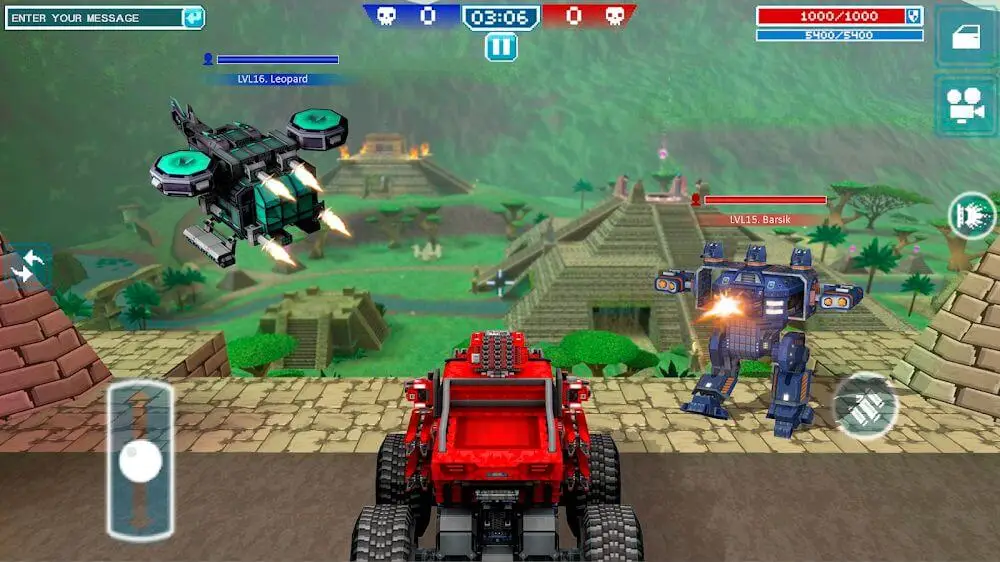 Screenshot of the Blocky Cars Online game